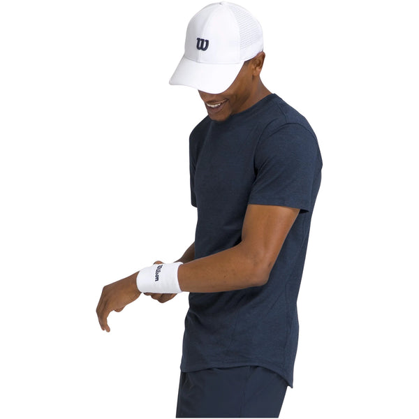 Wilson Everyday Performance T-Skjorte marineblå, på modell fra siden, overkropp